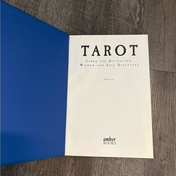 Tarot Card Guide Book - Picture 2 of 3